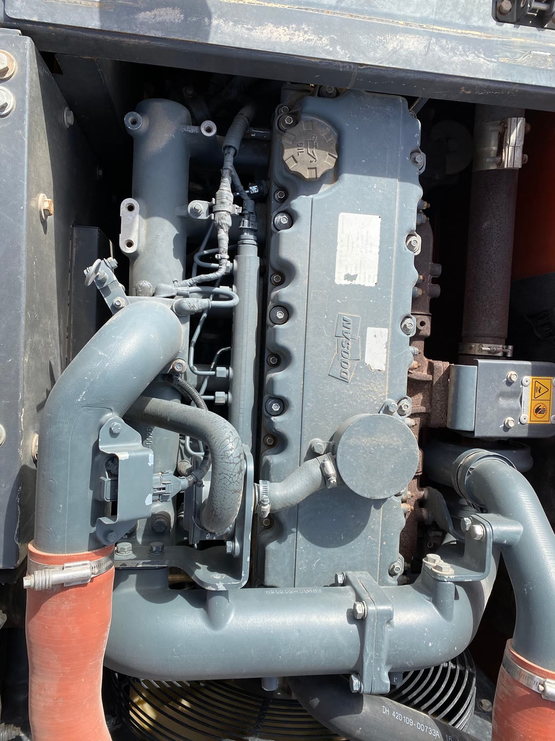 Buy Doosan DX150-9C Excavator with 0.58 m3 Bucket Capacity and 15000 KG Machine Weight