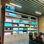 Qtenboard High Brightness Ultra-Wide Bar Stretched Lcd Retail Store Digital