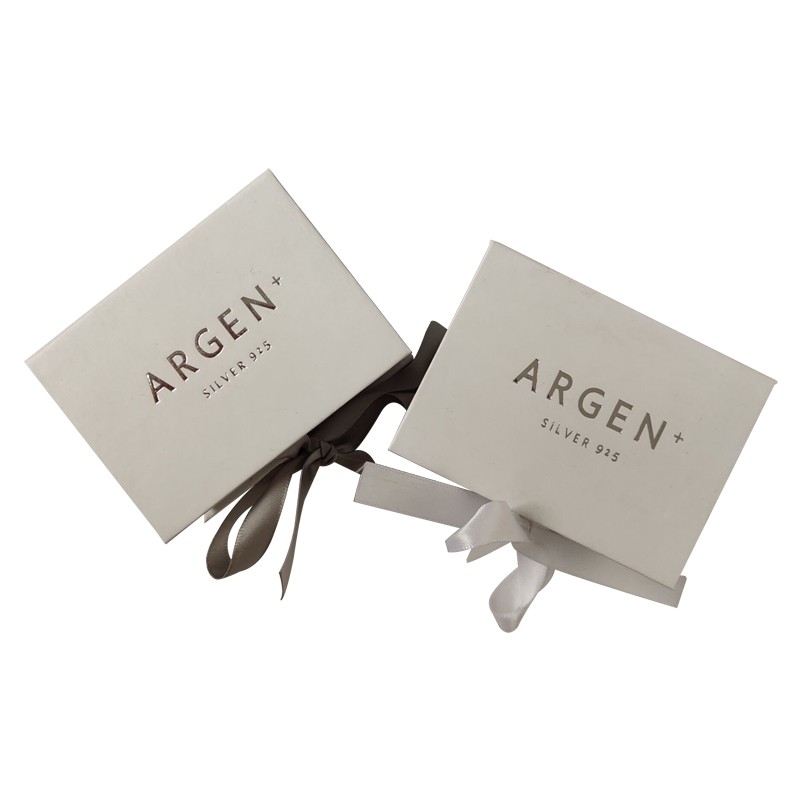 Customized White Cardboard Gift Box with Ribbon Closure APPAREL Logo Printing Acceptable