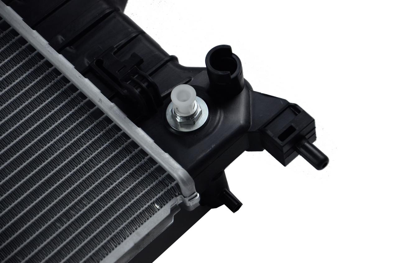 Aluminum Radiator and Water Tank for Chevrolet Aveo/Sonic 1.6 95316029 Cooling System