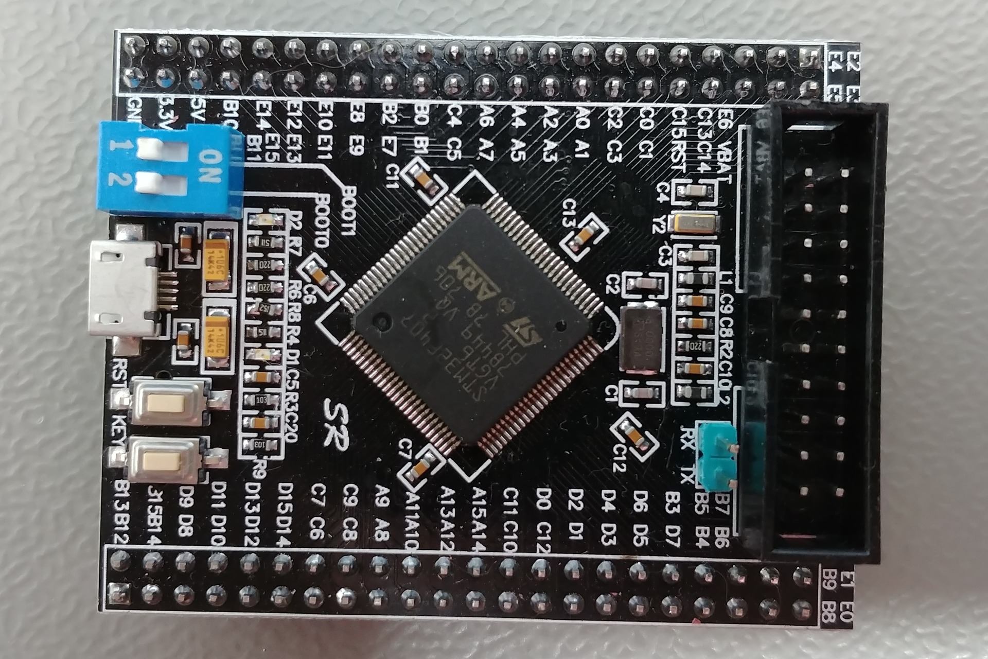 XILINX XC3S4000-4FGG900I Electronic Components Semiconductors Circuits integrated circuits XC3S4000-4FGG900I