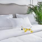 White Rectangle Hotel Pure Luxury Pillow 100% Polyester Neck Pillow Hypoallergen