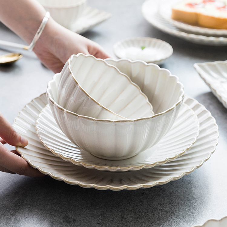 Custom Porcelain Ceramic Plate Set For Restaurant Coffee Shops OEM ODM