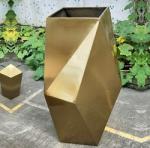 Outdoor standing planter white irregular quadrilateral flower pots