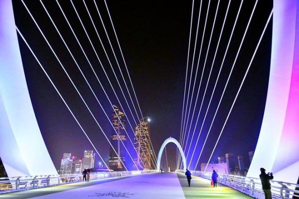 Rainbow Crossing Pedestrian Overpass Bridge Cable Stayed Self Anchored Railway