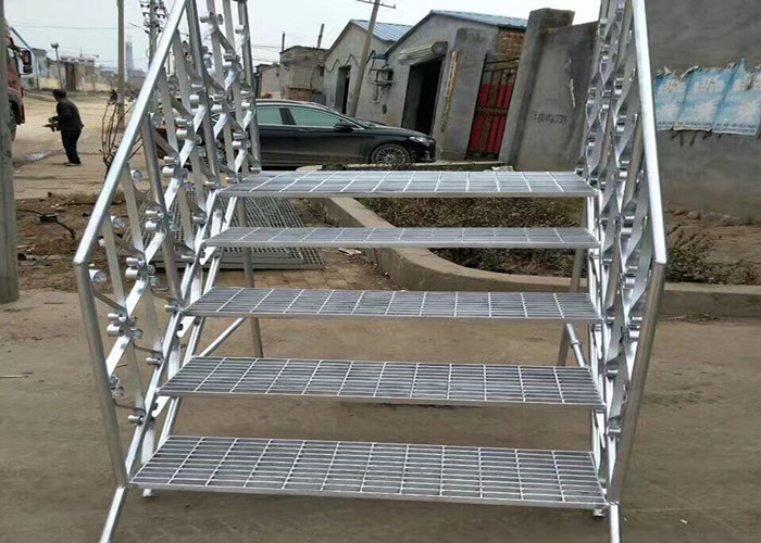 Welded Type Metal Stair Tread Grating With Steel Checker Plate Residential Grating