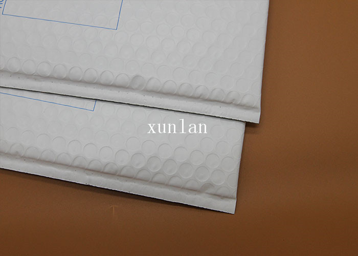 Self Adhesive Seal Shipping Bubble Mailers , Eco - Friendly Poly Mailer Envelopes