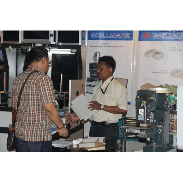 Semi Automatic Rigid Box Making Machine / Manual Corner Pasting Machine For Making Gift Box