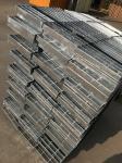 galvanised expanded steel steps walkway panels well cover metal decking grating