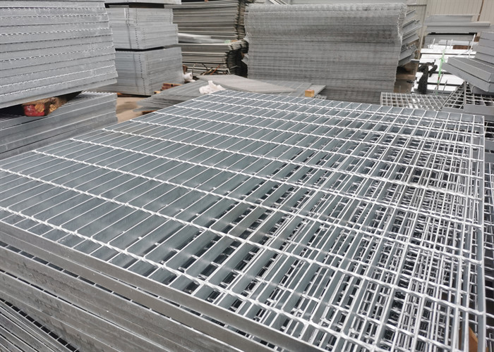 Heavy Duty Hot Dip Galvanizing For Motor Vehicle Access Welded Steel Grating