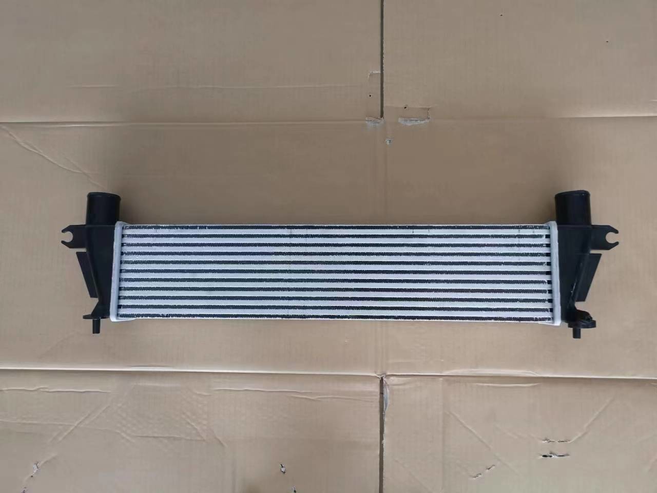 8980906274 Dmax Intercooler Plastics And Aluminum Charge Air Cooler Core Size 665*152mm