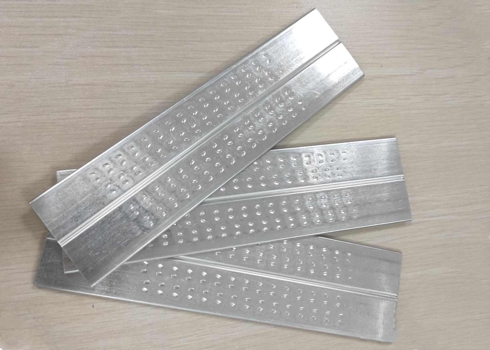 Mill Finished Dimple Aluminium Extruded Profiles High Frequency Tube For Auto Radiators