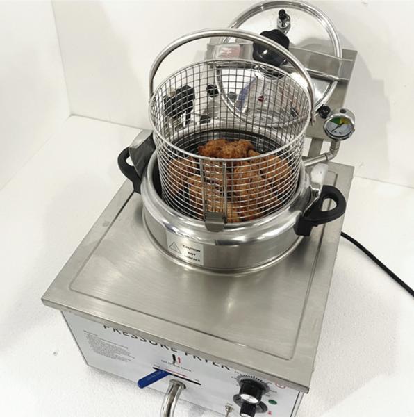 3Kw Power Commercial Electric Fried Chicken Stove 16L Capacity 21 Kg N.W Hotel