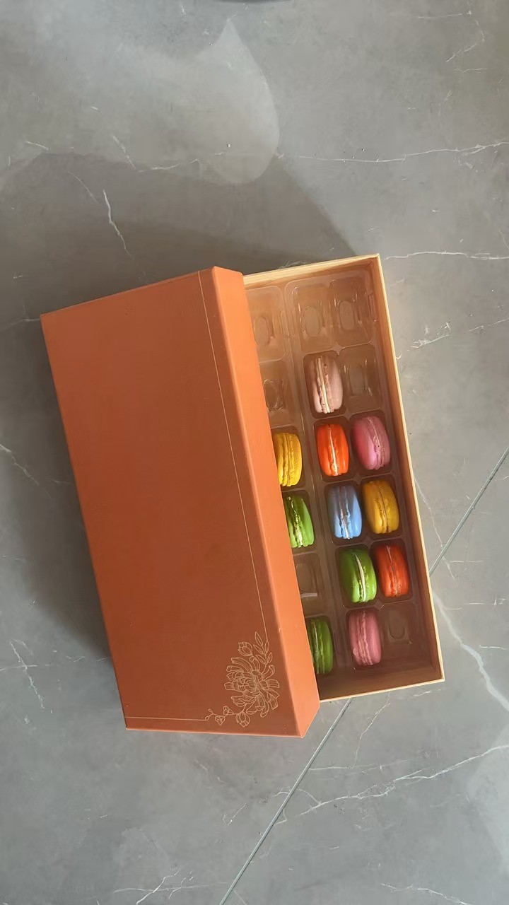 6 Pack 12 Pack 24 Pack Plastic Macaron Packaging For Any Gathering