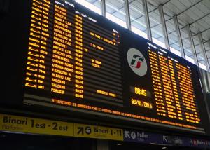 Wholesale Yaham Electronic Airport Flight Information Screen Installed At Station Entrance from china suppliers