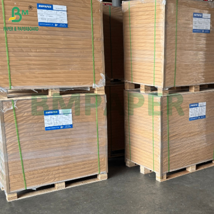 0.7mm 590gsm White Face Kraft Board For Electronic Products Package 79 x 109cm