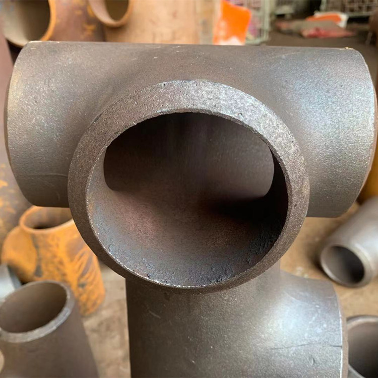 Std Thickness Seamless Pipe Fitting Cs Equal Tee Dn100 Size