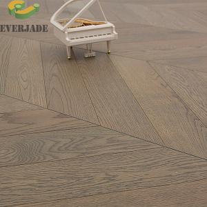 China Modern Design Style Wire Brushed Oak Engineered Wooden Flooring with Free Sample on sale