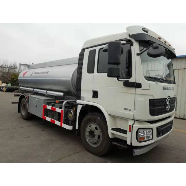 good price and high quality 12KL 13KL 14KL 15KL SHACMAN brand 4*2 LHD RHD fuel delivery truck oil tanker truck