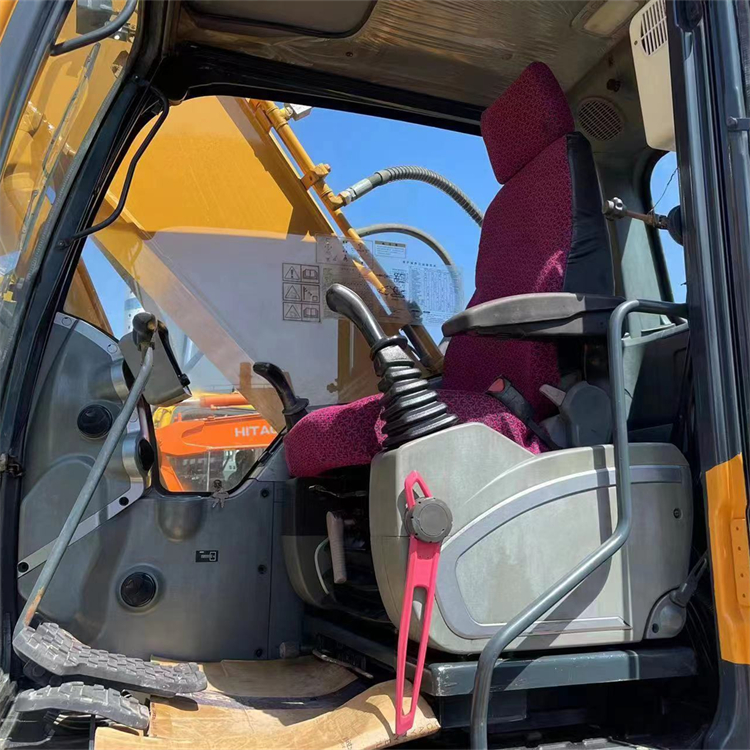 Shanghai Used Hyundai 220 LC 9S with 1.03m3 Bucket Capacity and Original Hydraulic Pump