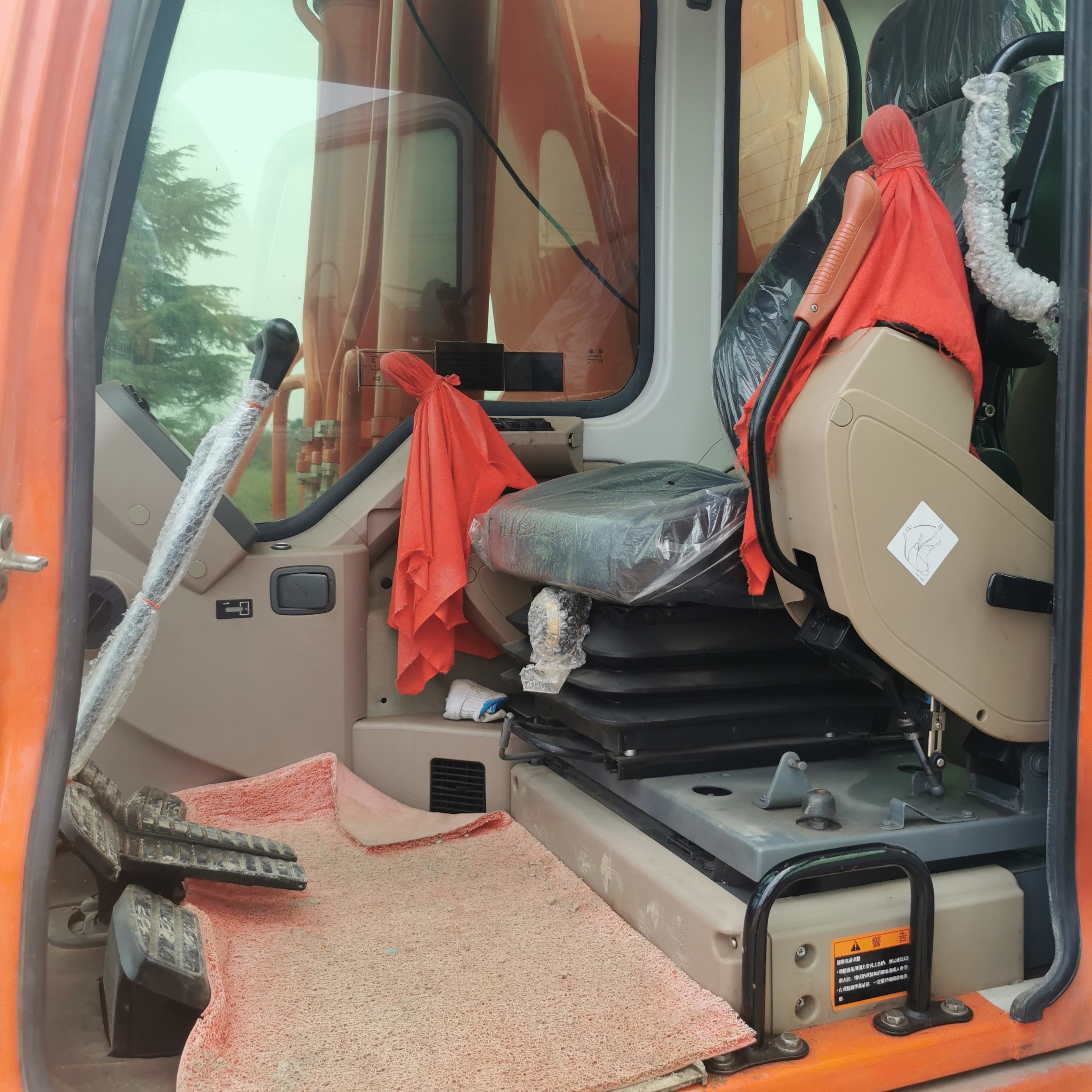 Low Working Hours Doosan DH420LC-7 Excavator with 218KW Power and 1.9m3 Bucket Capacity