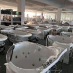 OEM Indoor Pure Acrylic Jacuzzi Bathtubs Freestanding Soaking With Air jets