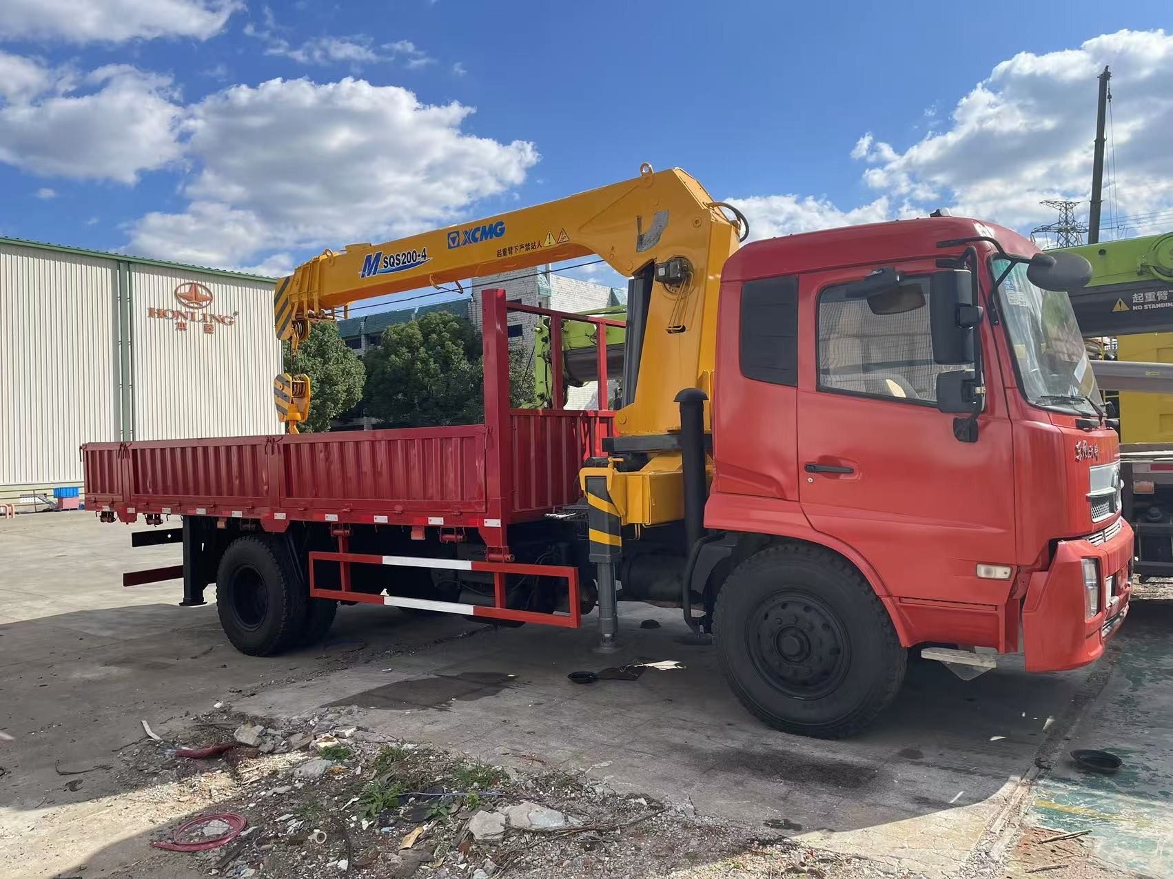 8 Tons XCMG SQS200-4 Truck Mounted Used Crane With DongFeng Truck 2019 Year