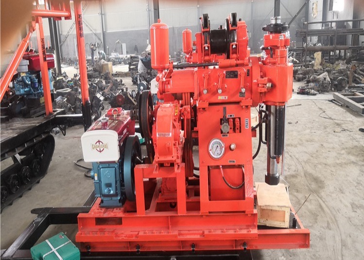 GK 200 High Drilling Efficiency 180 m Crawler Mounted Drill Rig For Water Borehole