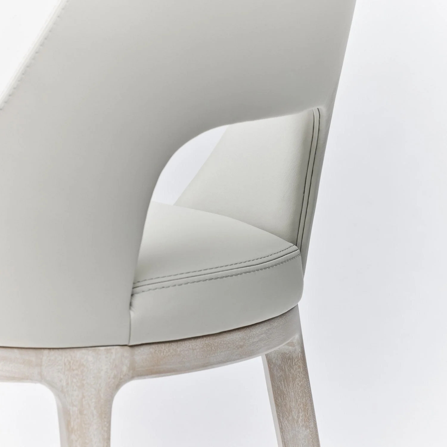 Customized Modern Design Solid Wood PU Leather Dining Room Arm Chair for Cafes and Restaurants 2023