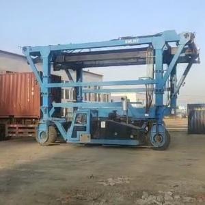 China 2 Stacks Port Container Crane Truck , Standard Container Lifting Equipment on sale