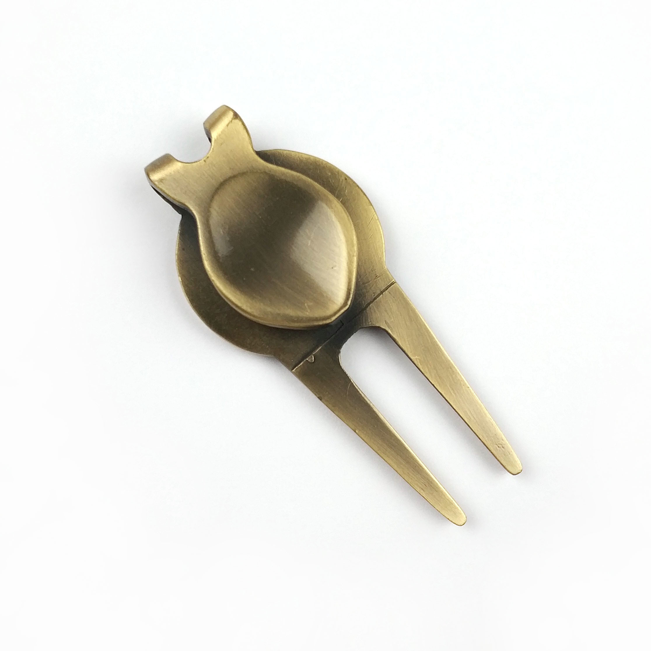 Take Your Golf Game to the Next Level with Our Innovative Golf Divot Tool