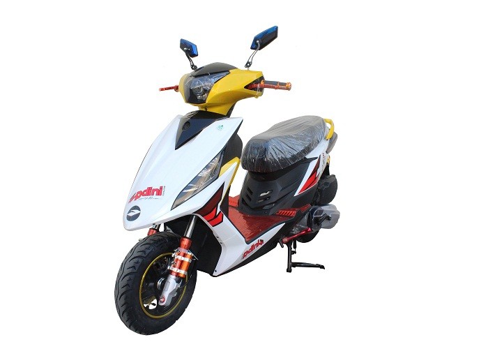 gas motor scooter 125cc 150cc GY6 engine 152QMI 157QMJ alloy wheel white and yellow plastic body
