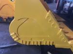 Heavy Duty Rock Collecting Bucket with High Strength Teeth Formed from Q355
