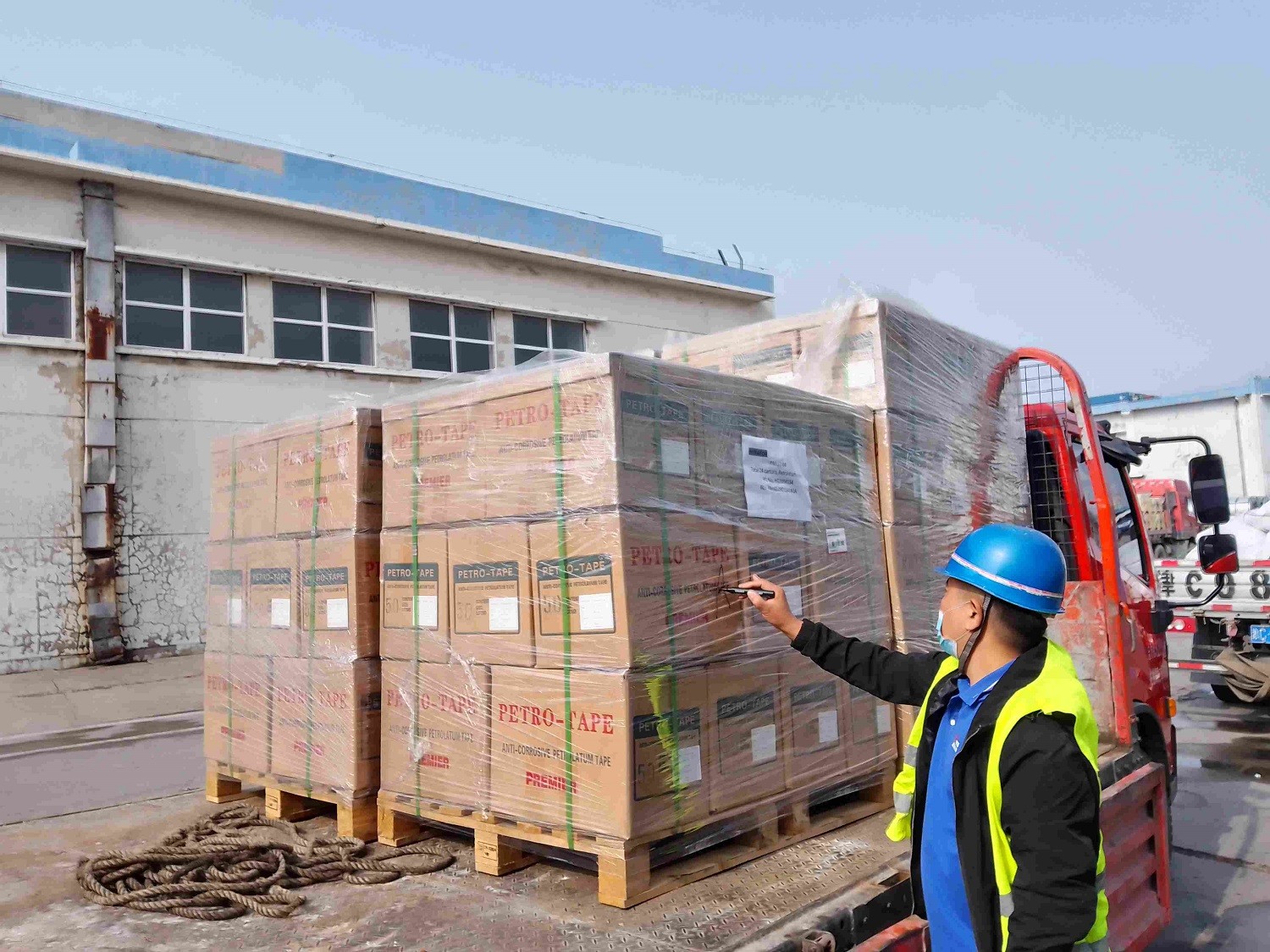 Brown Color Petrolatum Mastic with Specific Gravity 1.0-1.1 for Commercial Projects