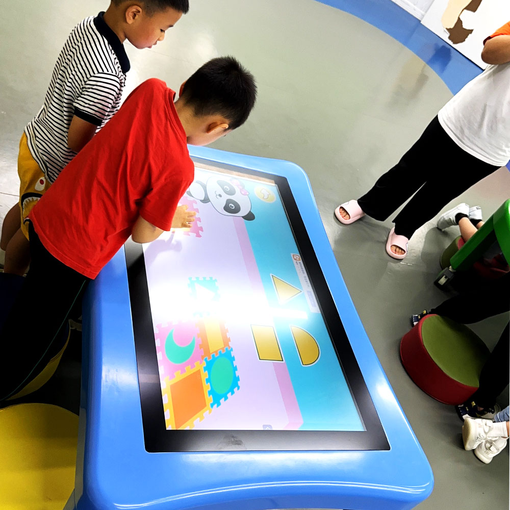 Party Interactive Touchscreen Game Table 32 Inch With Learning Software