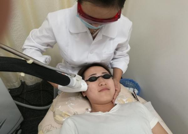 strong cooling system -20℃ - -4℃ 900W Skin Air Cooling Machine For Clinic And
