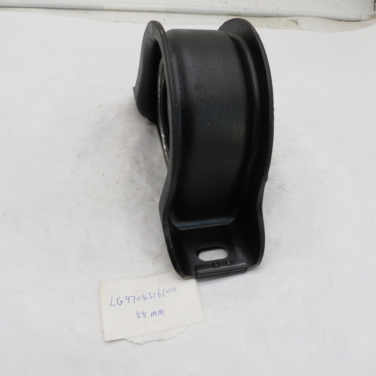 LG9704316100 Sinotruk Howo light truck accessories drive shaft support LG9704316100
