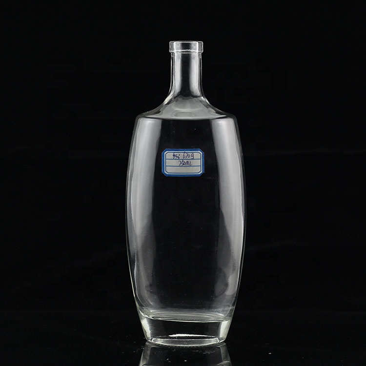 Exquisite Design Vodka Liquor Bottle Clear or Customized 750ml Glass Bottle with Cork
