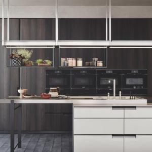 Wholesale Solid Luxury Kitchen Cabinets with Waterproof Fireproof and Lacquer Surface Treatment from china suppliers