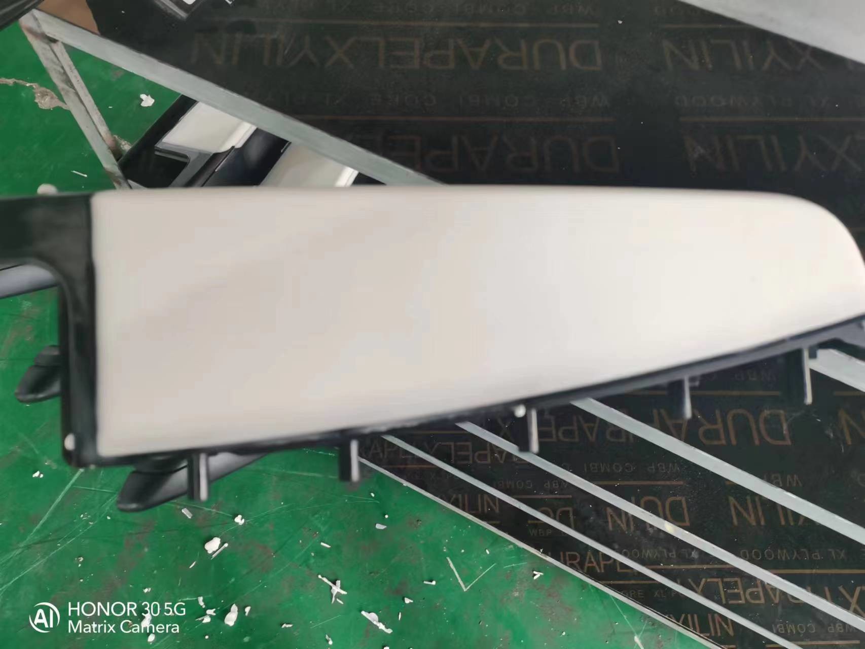 Dry Surface PU Mold Release Agent For Car Armrest Open