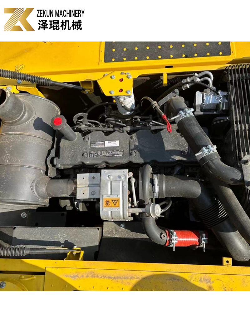25TON Used Komatsu PC240-8 Second Hand Komatsu Excavator 125KW Power