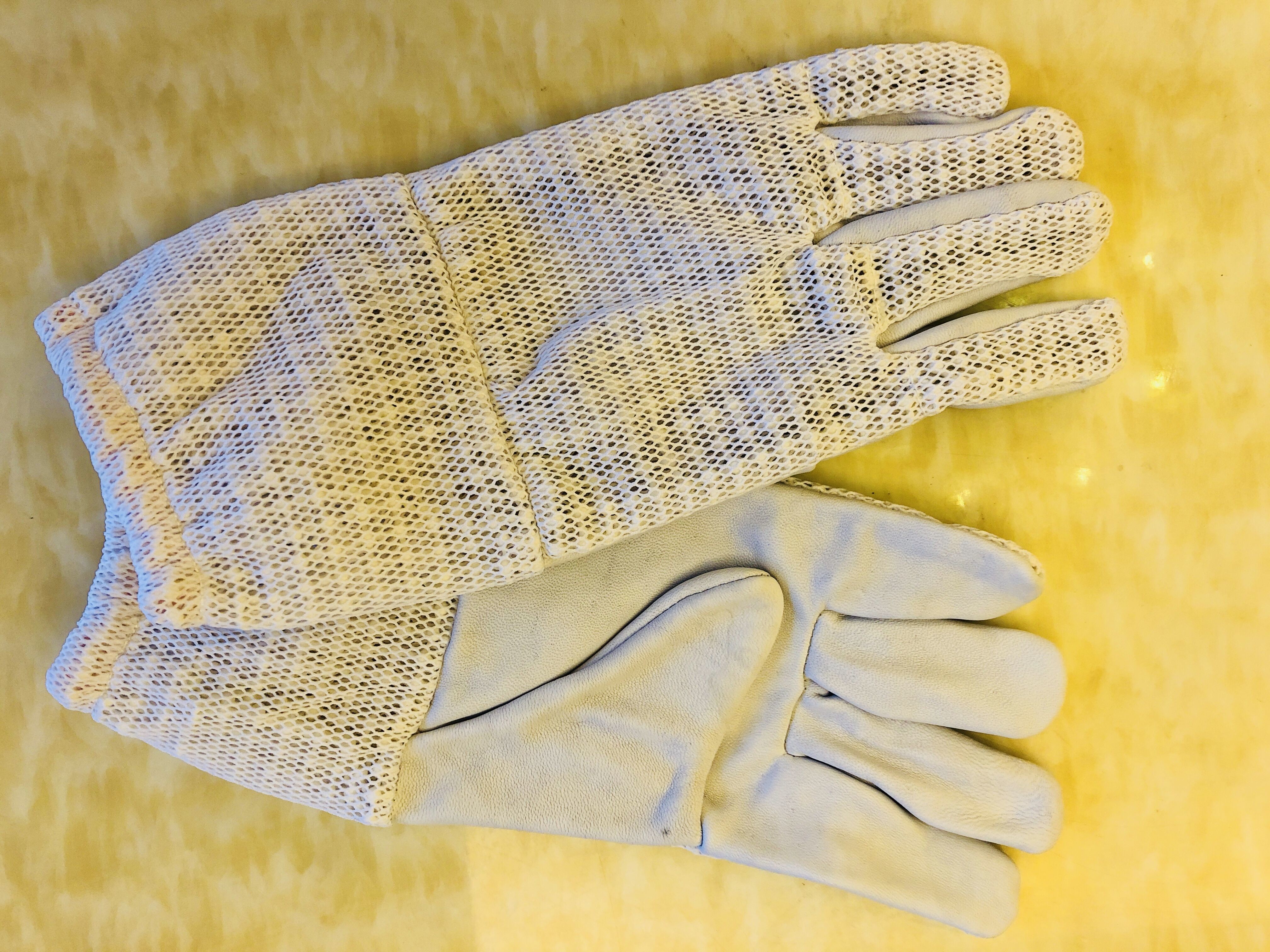 Three Layer Cotton Mesh Goatskin Beekeeping Gloves with White Short Sleeve