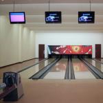 Lanes Glow Effect Brunswick Bowling Alley Equipment For Grey Fitness Center At