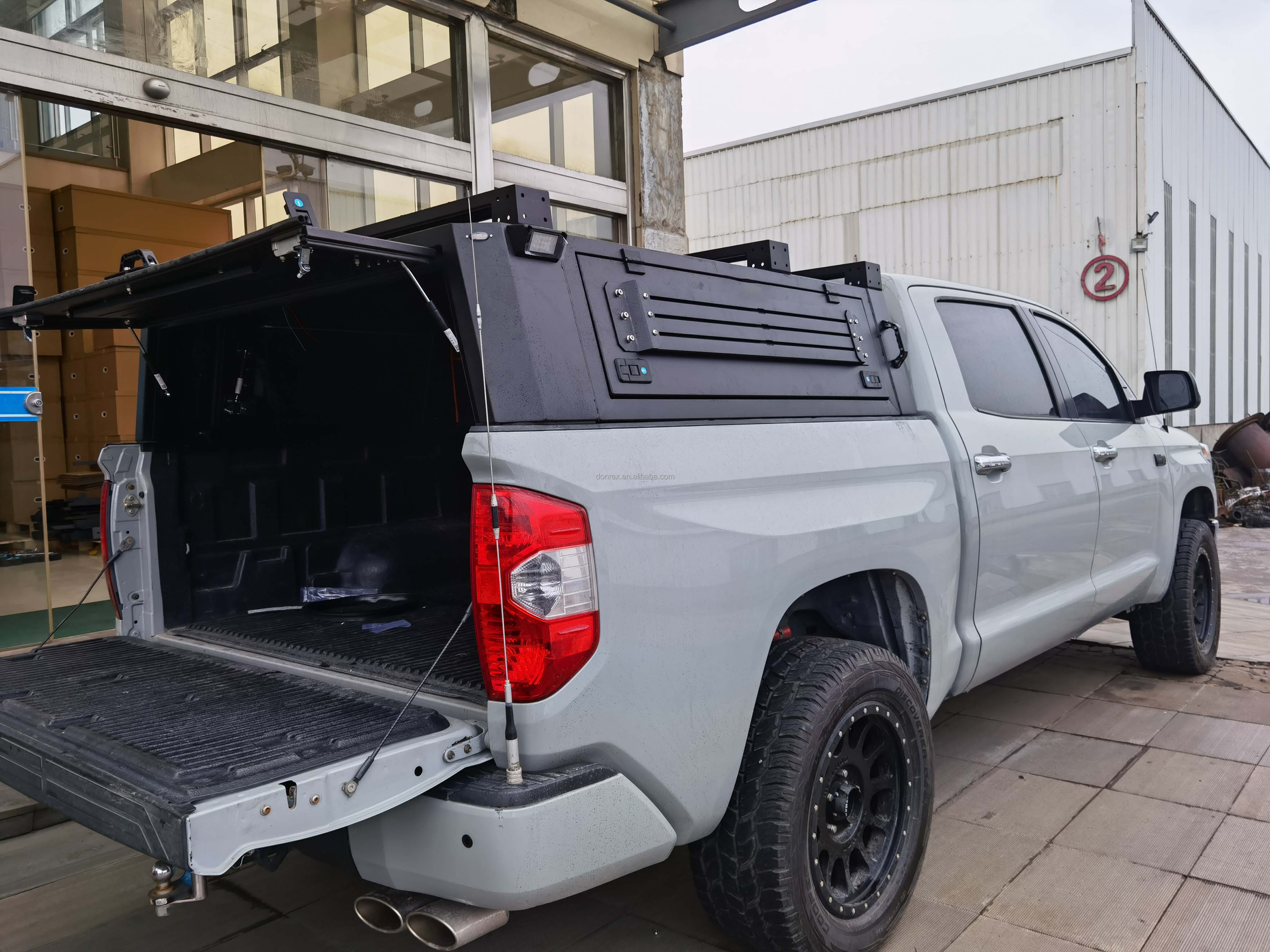 Durable Aluminum Alloy Hard Type Truck Bed Cover Tonneau Cover for Toyota Tundra 2023