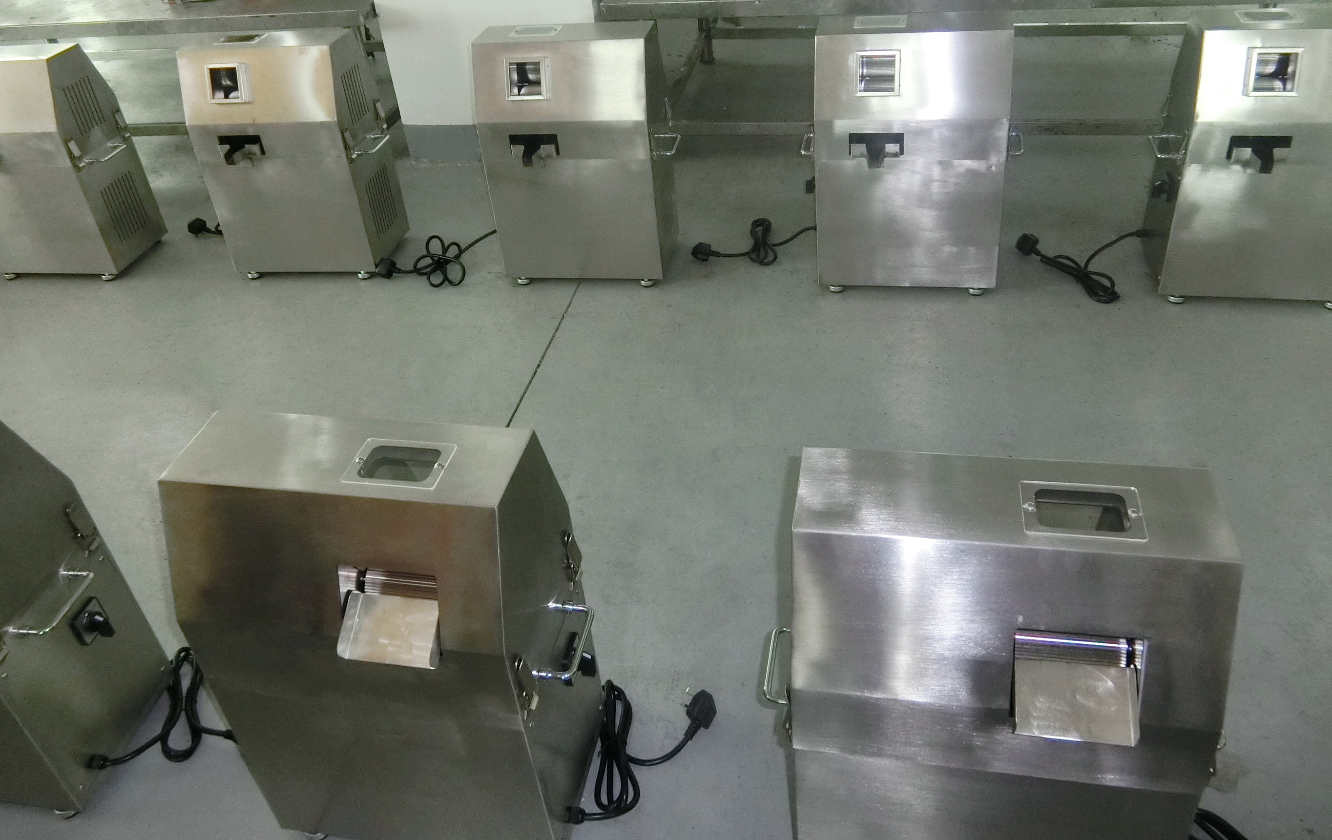 220V 550W Sugar Cane Squeezer Food Grade Industrial Sugarcane Crusher