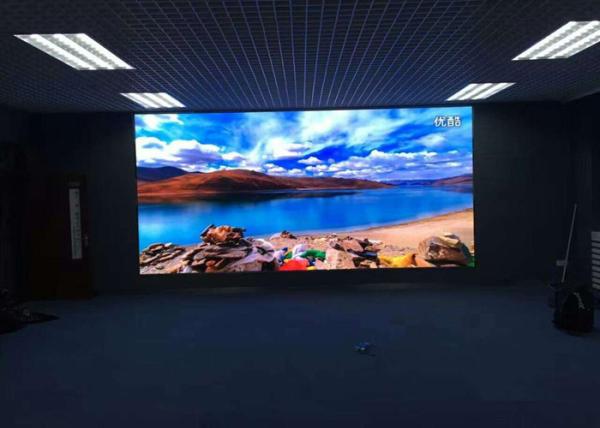 Hotel Lobby P4 Indoor Advertising LED Display , 400W LED Video Panels 4m View