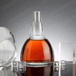 Crystal Liquor Glass Bottle Wine Whisky with Screw Metal Cap Clear Glass Base