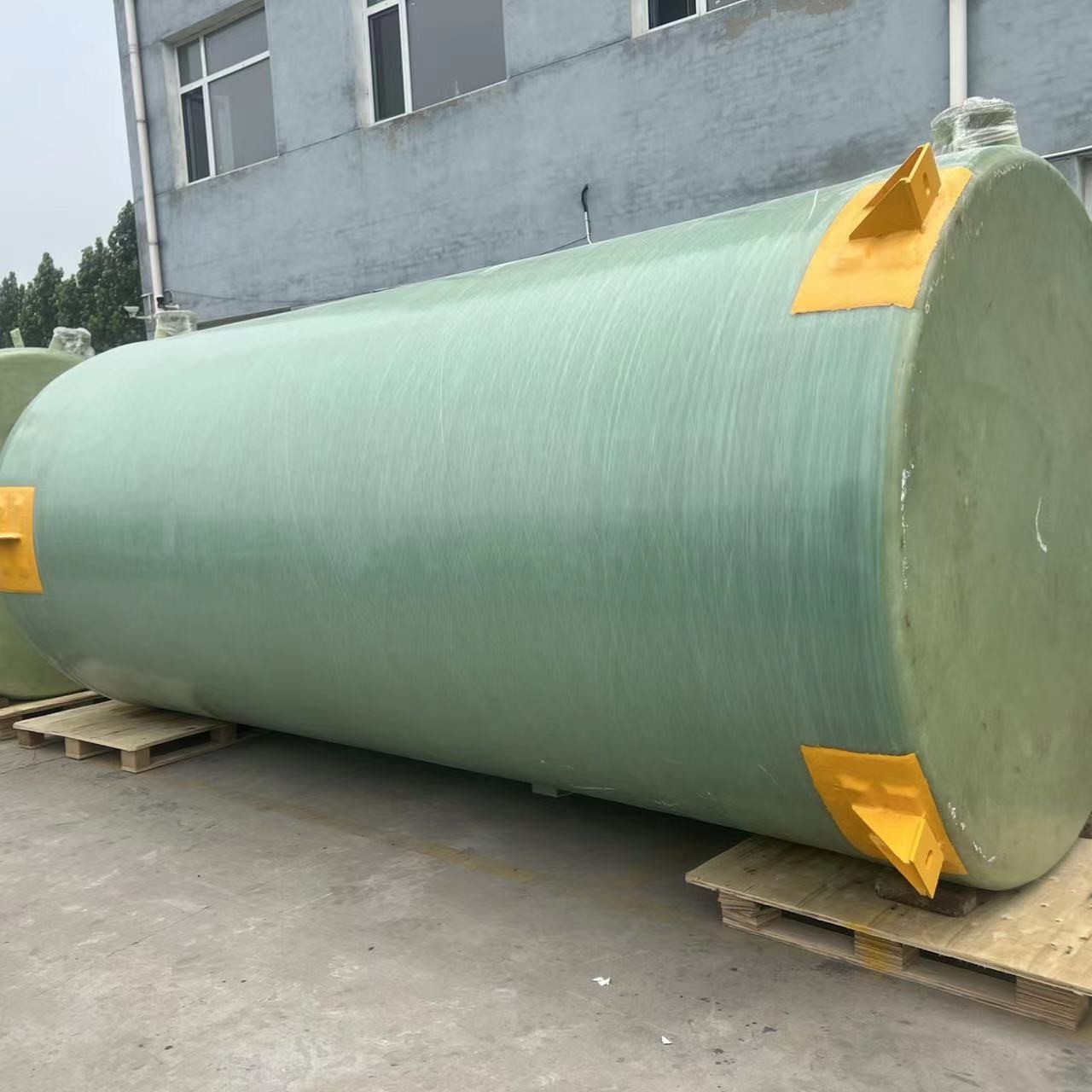 Vertical Round FRP Chemical Tank Industrial Easy Installation 3000mm