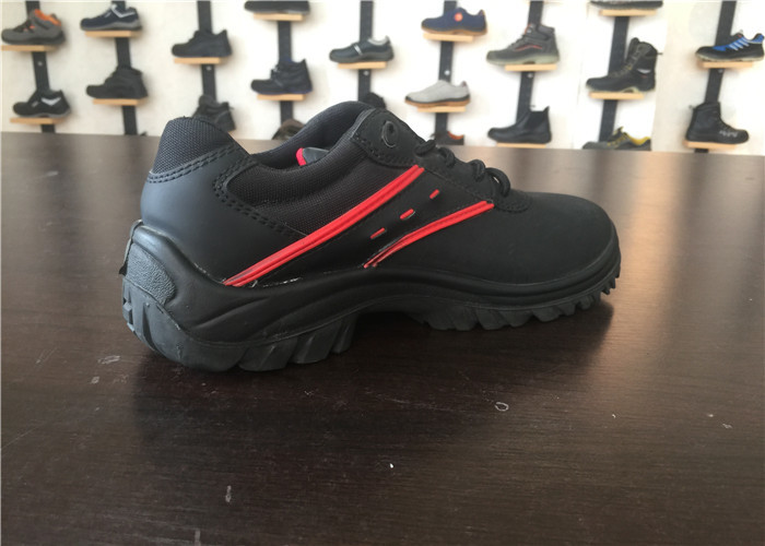 Raw Eyelet Black Non Slip Safety Shoes , Steel Toe Cap Work Shoes For Construction