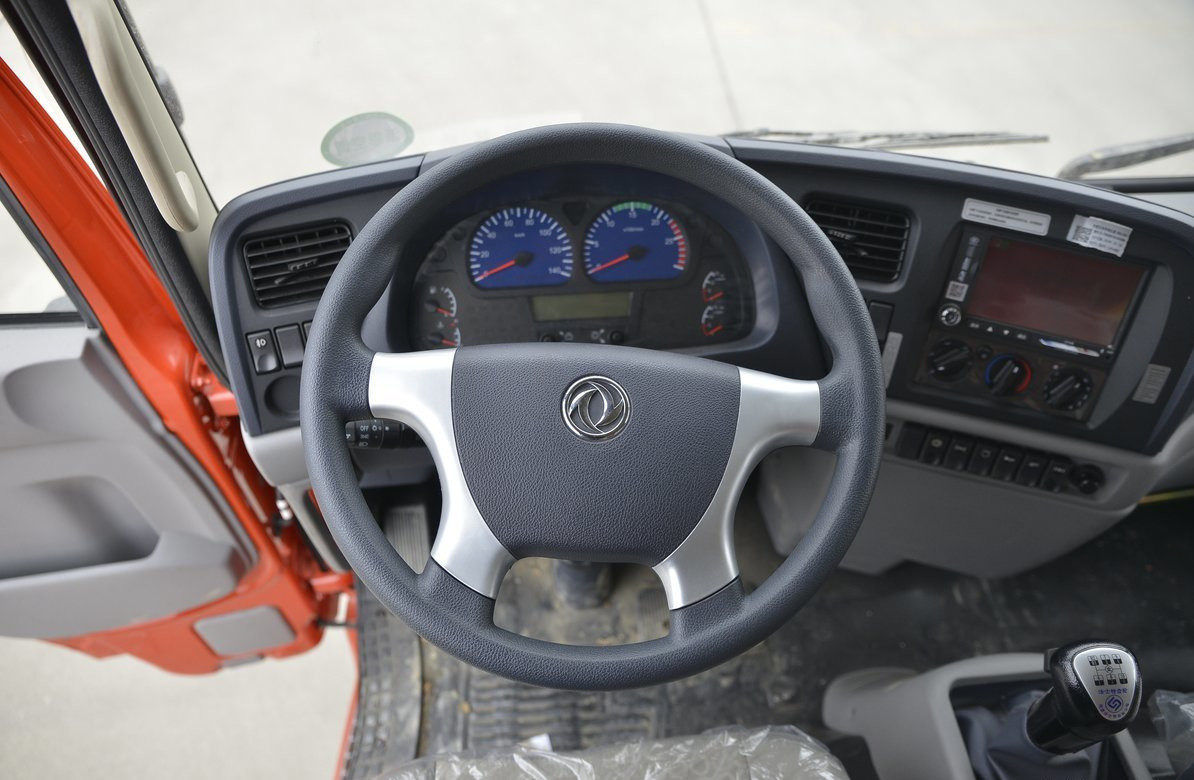 Min Dump Truck For Sale Dongfeng 6*2 Tianjin Tippper 260hp Yuchai Engine Left Hand Drive